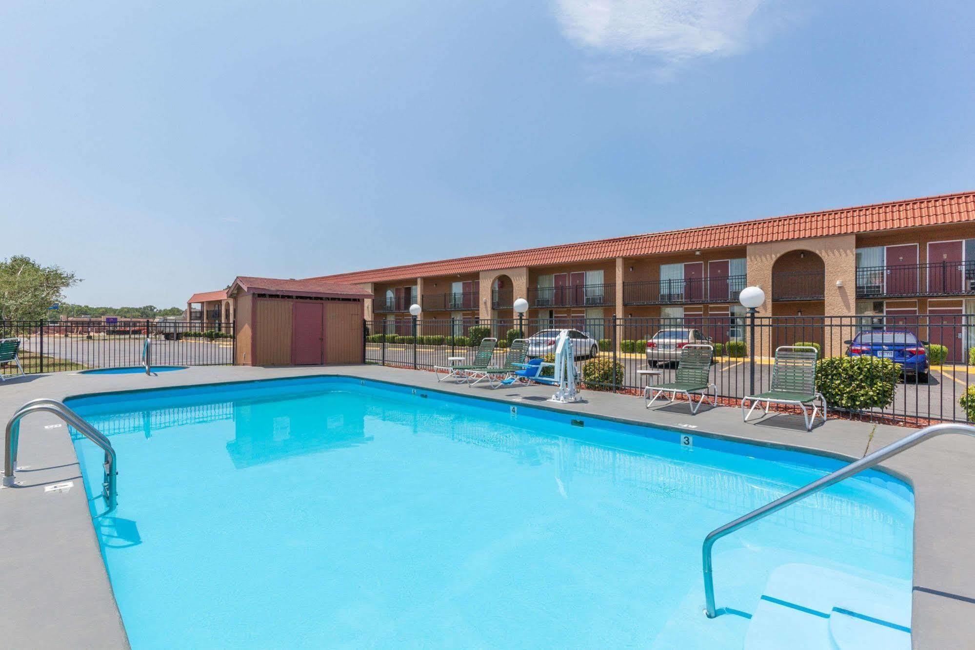 Economy Inn Arkadelphia Bagian luar foto