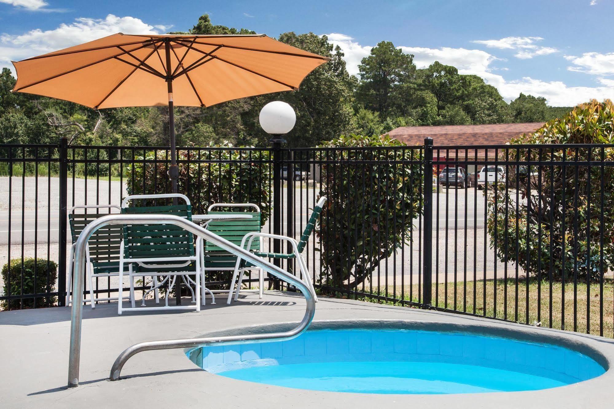 Economy Inn Arkadelphia Bagian luar foto